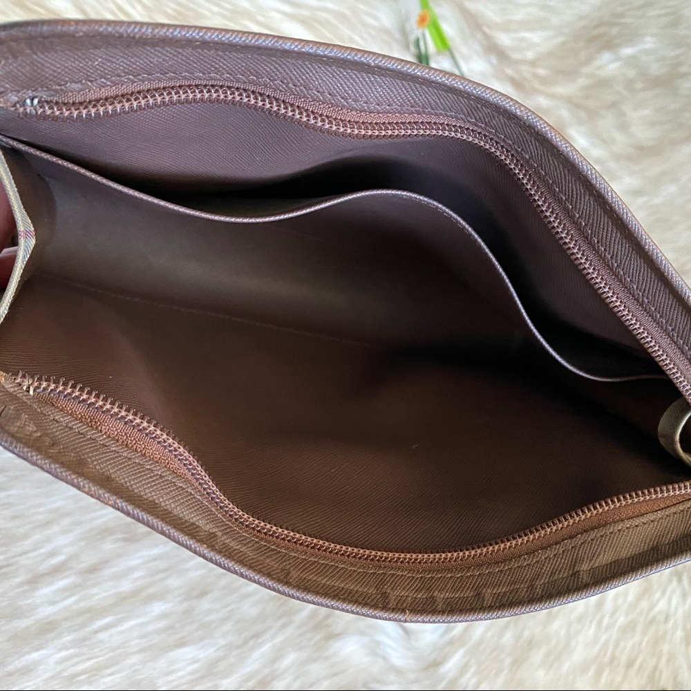 Burberry Vintage Clutch - Picture 6 of 12